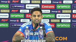 স্যান্টনারের ‘দর্শকদের চুপ করিয়ে দিতে চাওয়া’ মন্তব্যের জবাব দিলেন সুরিয়াকুমার