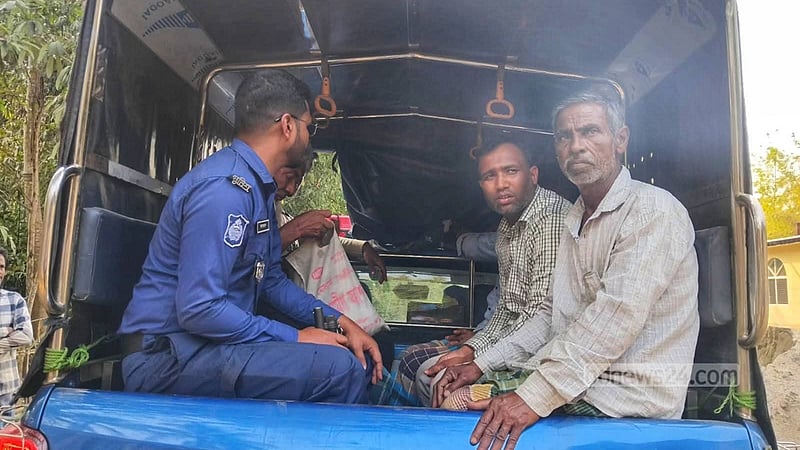সিলেটে সরকারি রাস্তার ইট লুটপাট, জামায়াত নেতাসহ আটক ৬