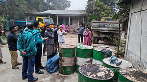 বাসাবাড়িতে জ্বালানি তেল মজুদ, সিলেটে তিনজনকে ৩ মাসের জেল