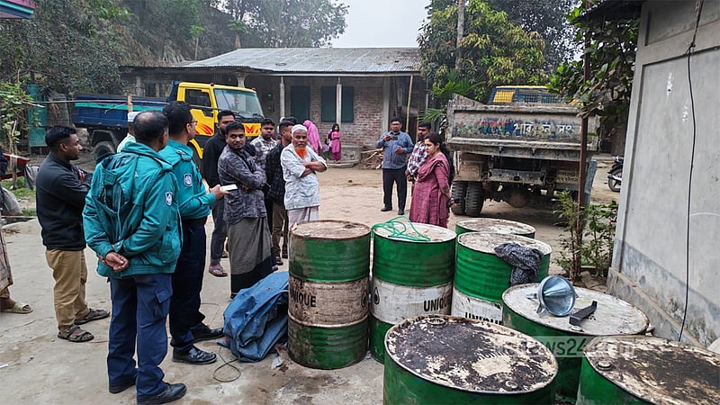 বাসাবাড়িতে জ্বালানি তেল মজুদ, সিলেটে তিনজনকে ৩ মাসের জেল