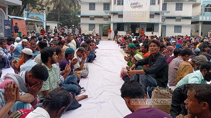 শাহজালাল মাজারে একসঙ্গে ইফতার, ঘুচে যায় ‘দূরত্বের দেয়াল’