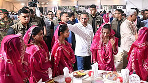 এতিমদের সঙ্গে ইফতারে তাদের খোঁজখবর নিলেন প্রধানমন্ত্রী