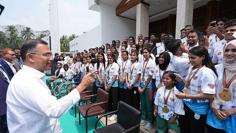 পেশাদার খেলোয়াড়দের রাজনীতিতে না নামার আহ্বান প্রধানমন্ত্রীর
