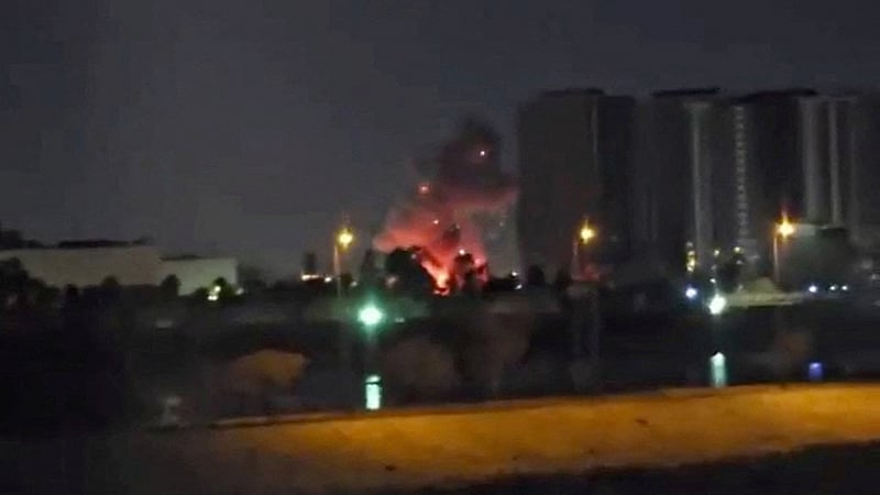 বাগদাদের মার্কিন দূতাবাসে ড্রোন, রকেট হামলা