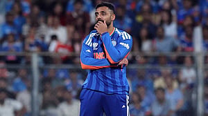 ‘সঠিক মানসিকতায়’ ফেরাতে ভারুনকে মাঠেই আসতে দিতেন না পাঠান