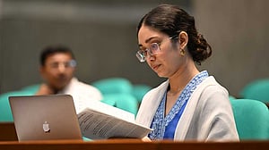 দ্বিতীয়বারের মত অধিবেশন দেখতে সংসদে জাইমা