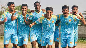 সহজ জয়ে শিরোপা লড়াই জমিয়ে রাখল আবাহনী
