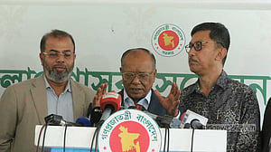 বন পরিবেশ রক্ষায় জেলা প্রশাসকদের কার্যকর ভূমিকা চাই: মন্ত্রী