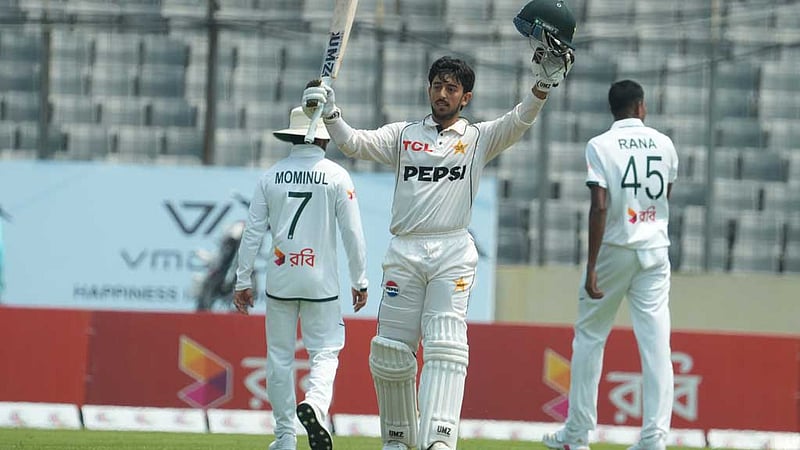 নাহিদের বল হেলমেটে লাগার পর ‘দেখিয়ে দেওয়ার’ জেদ ছিল আজানের