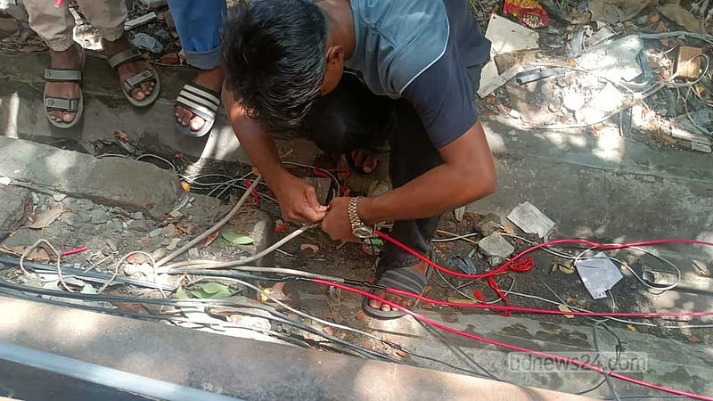 বাংলা একাডেমিতে বিদ্যুতের তার চুরি