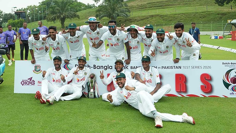 অনন্য সময়ের সুবাতাসেও ভবিষ্যতের গান
