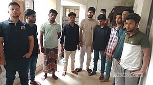 বরিশালে ‘গোপন বৈঠকের’ সময় ছাত্রলীগের ১০ কর্মী গ্রেপ্তার