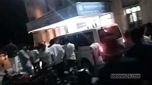 বরিশালে থানায় আসামিকে মারধর, গালাগালি যুবদল-ছাত্রদলের কর্মীদের