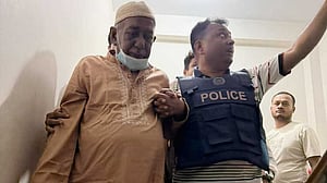 রোকেয়া বিশ্ববিদ্যালয়ের সাবেক উপাচার্য হাসিবুর রশীদ গ্রেপ্তার