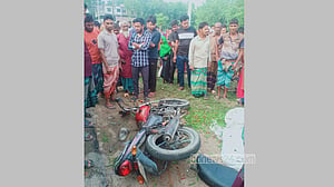 শার্শায় কভার্ড ভ্যান ও মোটরসাইকেল সংঘর্ষে নিহত ২