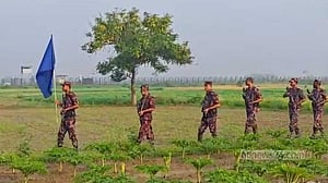 যশোরে অনুপ্রবেশ ও চোরাচালান ঠেকাতে সতর্ক বিজিবি