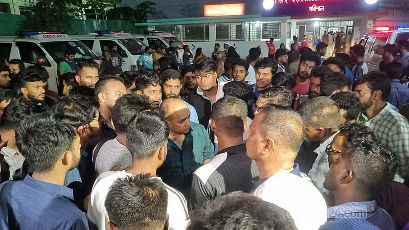 নবজাতকের মৃত্যুকে কেন্দ্র করে বরিশাল মেডিকেলে তুলকালাম