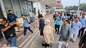 বৃষ্টির কফিন ঢাকায়, দাফন দাদা–দাদির কবরের পাশে