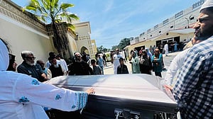 যুক্তরাষ্ট্রে বৃষ্টির জানাজায় শিক্ষক, সহপাঠীরা