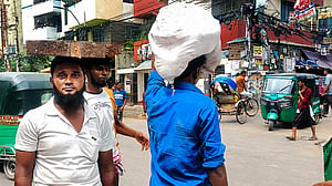 ঈদ সামনে রেখে রাজধানীতে ‘মৌসুমি’ কসাইদের ভিড়