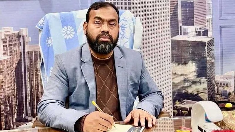 চাঁদপুরে গাছের পরিচর্যার সময় ভিমরুলের কামড়ে ব্যবসায়ীর মৃত্যু