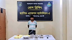 চাঁপাইনবাবগঞ্জে গোয়ালঘরে মিলল ৭ কোটি টাকার হেরোইন, গ্রেপ্তার ১