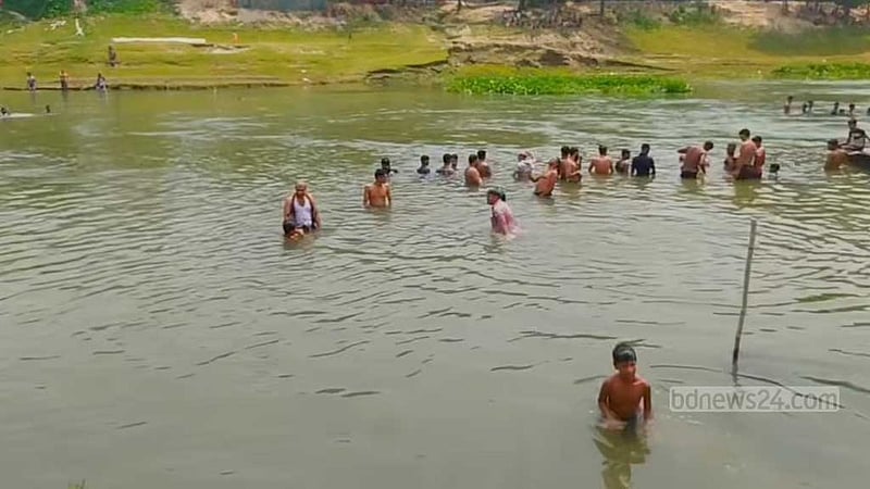 চাঁপাইনবাবগঞ্জে নদীতে গোসলে নেমে ২ ভাইয়ের মৃত্যু