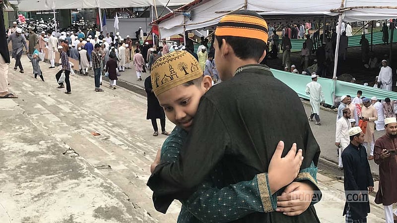 ত্যাগের আদর্শে উদ্বু্দ্ধ হয়ে বৈষম্যমুক্ত সমাজ গড়ার আহ্বান চট্টগ্রামের ঈদ জামাতে