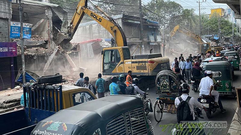এক্সপ্রেসওয়ের র‌্যাম্প নির্মাণে আগ্রাবাদে ৬০ স্থাপনা উচ্ছেদ