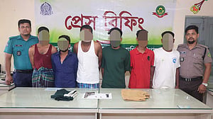 চট্টগ্রামে যুবক হত্যা ও শিশু গুলিবিদ্ধ হওয়ার ঘটনায় গ্রেপ্তার ৬
