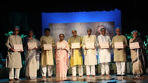 সন‌্জীদা খাতুন স্মরণে স্মারকগ্রন্থ ‘কী রাগিণী বাজালে’