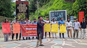 চট্টগ্রামের সঙ্গে সারাদেশে ‘রেল যোগাযোগ বন্ধের’ হুঁশিয়ারি চবি শিক্ষার্থীদের