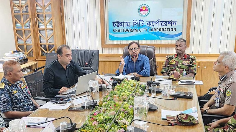 চট্টগ্রামের ড্রেনেজ ব্যবস্থায় বাধা দখল, হকার ও প্লাস্টিক বর্জ্য: মেয়র