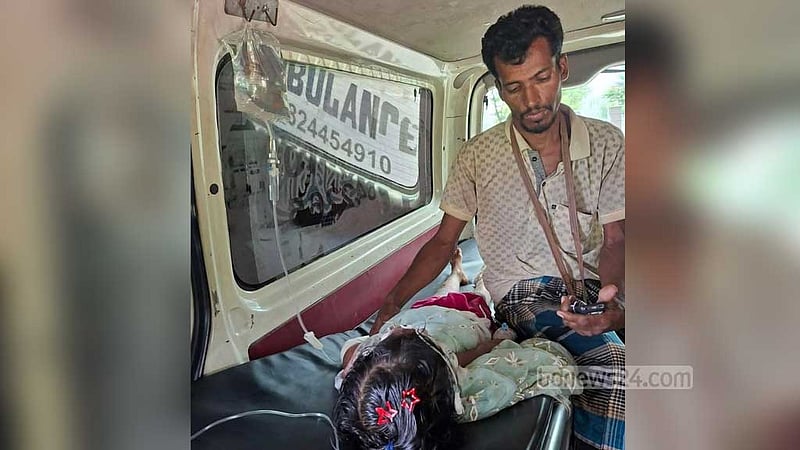 কুমিল্লায় বাস-অটোরিকশার সংঘর্ষে মা-মেয়ে নিহত