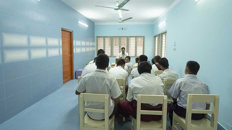‘প্রতিবন্ধীবান্ধব টাইলস’ নিয়ে এল ডিবিএল সিরামিকস