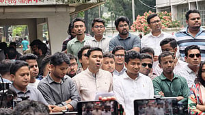 শিবির নেতাকর্মীদের বিরুদ্ধে ‘ছাত্রলীগ সেজে’ শিক্ষার্থী ‘নিপীড়নের’ অভিযোগ ঢাবি ছাত্রদলের