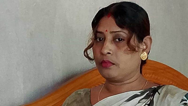 বরিশাল মেডিকেলে অক্সিজেন মাস্ক ‘খুলে ফেলল’ কর্মচারী, রোগীর মৃত্যুর অভিযোগ