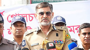 সড়কে ৬ মাসের মধ্যে পুরোপুরি ‘স্বয়ংক্রিয় মামলায়’ যাবে ডিএমপি: কমিশনার