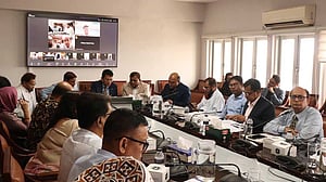 বছরের শুরুতে এসএসসি, মাঝামাঝিতে এইচএসসি নেওয়ার প্রস্তাব
