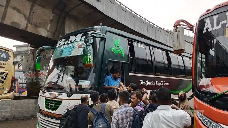 'খালি ফেরার' সেই যুক্তিতে বাড়তি ভাড়া বাসে