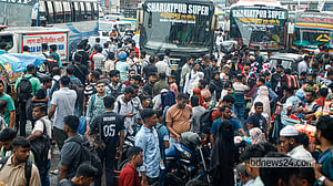 ঈদযাত্রা: দোলাইরপাড়ে বাসের অপেক্ষা