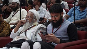 যুক্তরাষ্ট্র ‘রেজিম চেইঞ্জ’ করেছে, ক্ষমতা আমাদের হাতে নেই: ফরহাদ মজহার
