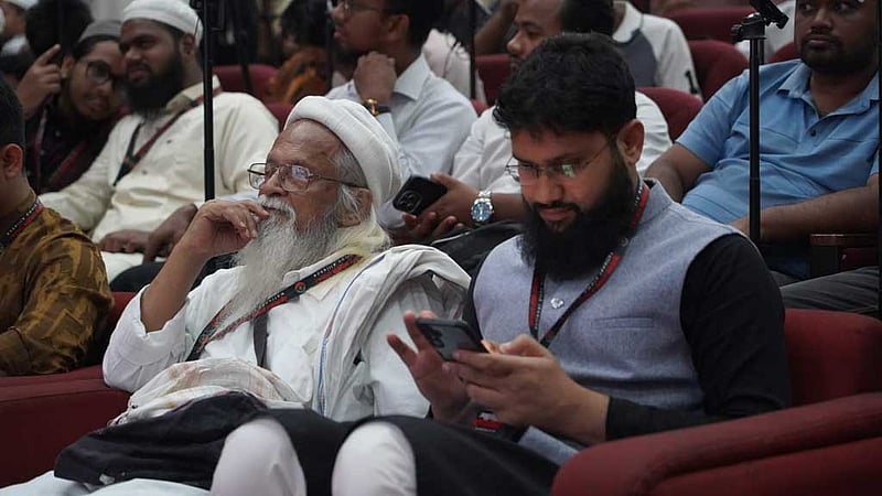 যুক্তরাষ্ট্র ‘রেজিম চেইঞ্জ’ করেছে, ক্ষমতা আমাদের হাতে নেই: ফরহাদ মজহার