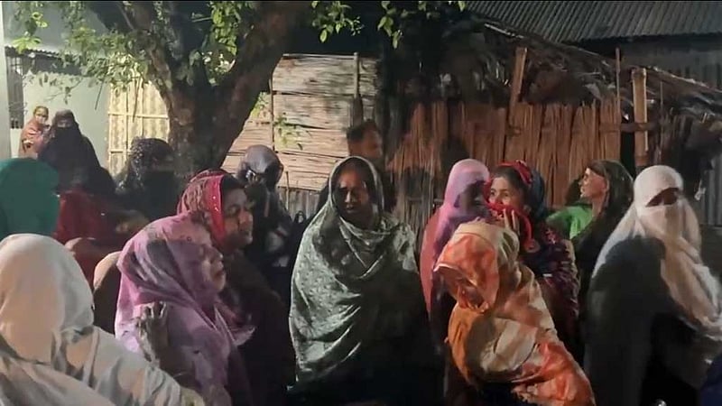 ফরিদপুরে ইটবাহী লরির ধাক্কায় বাইক আরোহী স্বামী-স্ত্রী নিহত