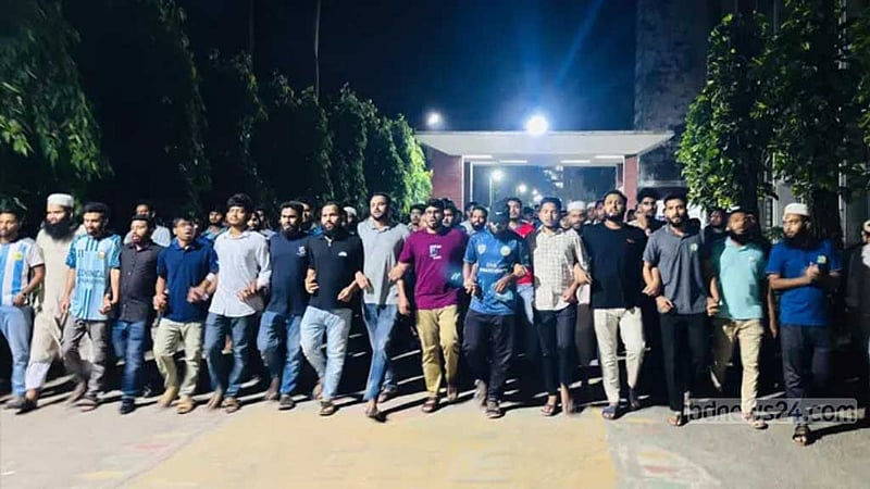 ‘ডুয়েটের ভিসি ডুয়েট থেকেই চাই’ দাবিতে গাজীপুরে সড়ক অবরোধ