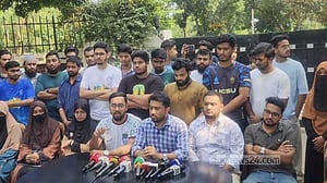 জাবি ছাত্রীকে ধর্ষণচেষ্টা: আসামিকে গ্রেপ্তারসহ পাঁচ দাবি জাকসুর