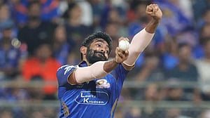 দুঃস্বপ্নের আইপিএলে অনাকাঙ্ক্ষিত সেঞ্চুরি বুমরাহর