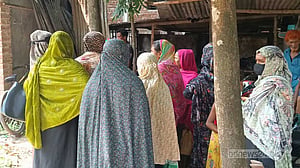 ঝিনাইদহে ‘যৌতুকের দাবিতে’ স্ত্রীকে কুপিয়ে হত্যার অভিযোগ