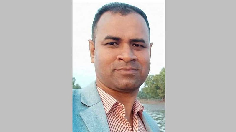 খুলনায় সিঁধ কেটে ঘরে ঢুকে ব্যবসায়ীকে কুপিয়ে হত্যা