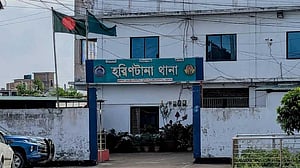 খুলনায় মসজিদের বারান্দা থেকে দিনমজুরের গলাকাটা লাশ উদ্ধার